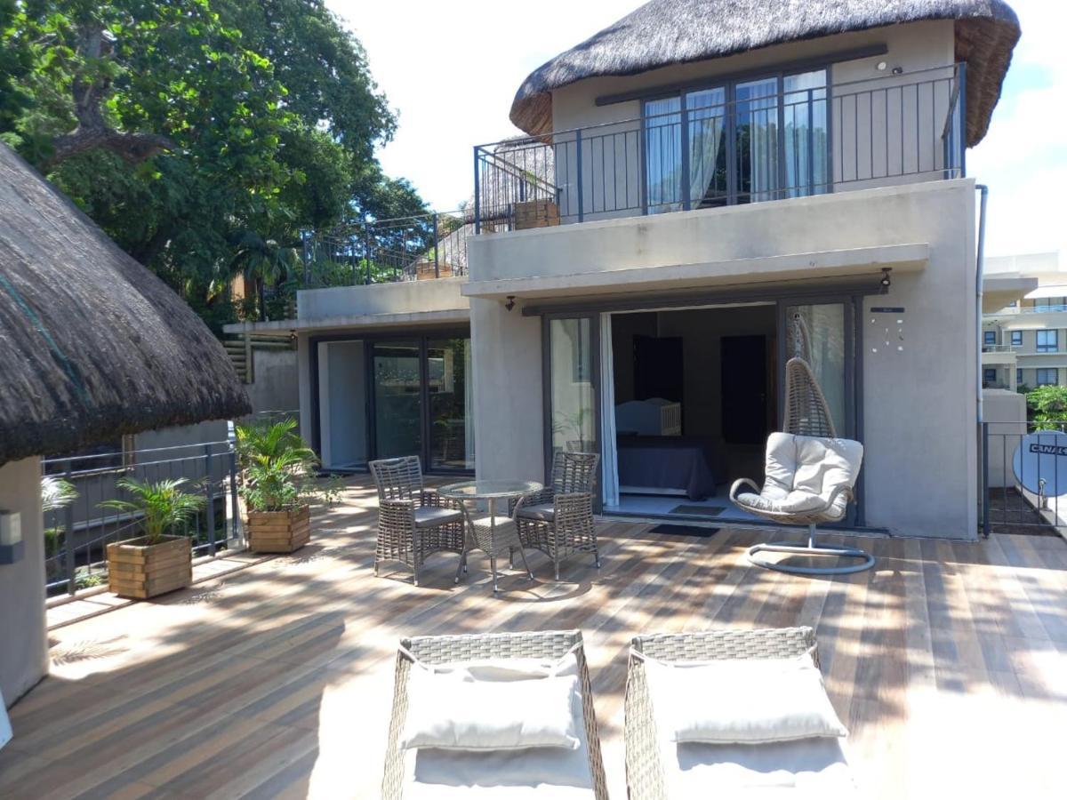 Beachfront Villa By M&H Tamarin Extérieur photo